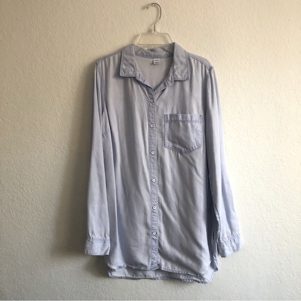 Old Navy Button Up Top (Medium) in Denim